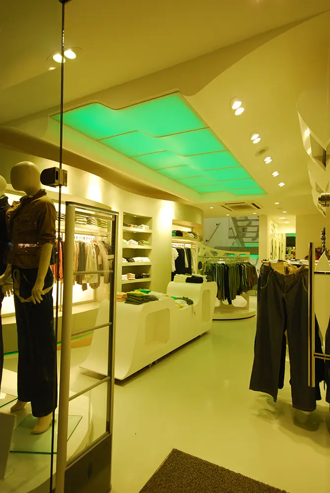 Farbige Lichtdecke Shop grün