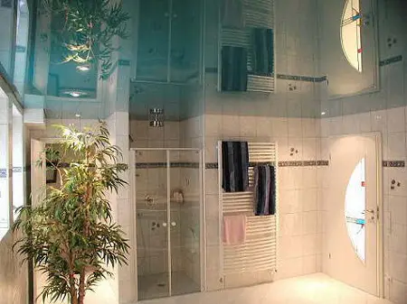 Badezimmer Spanndecke blau