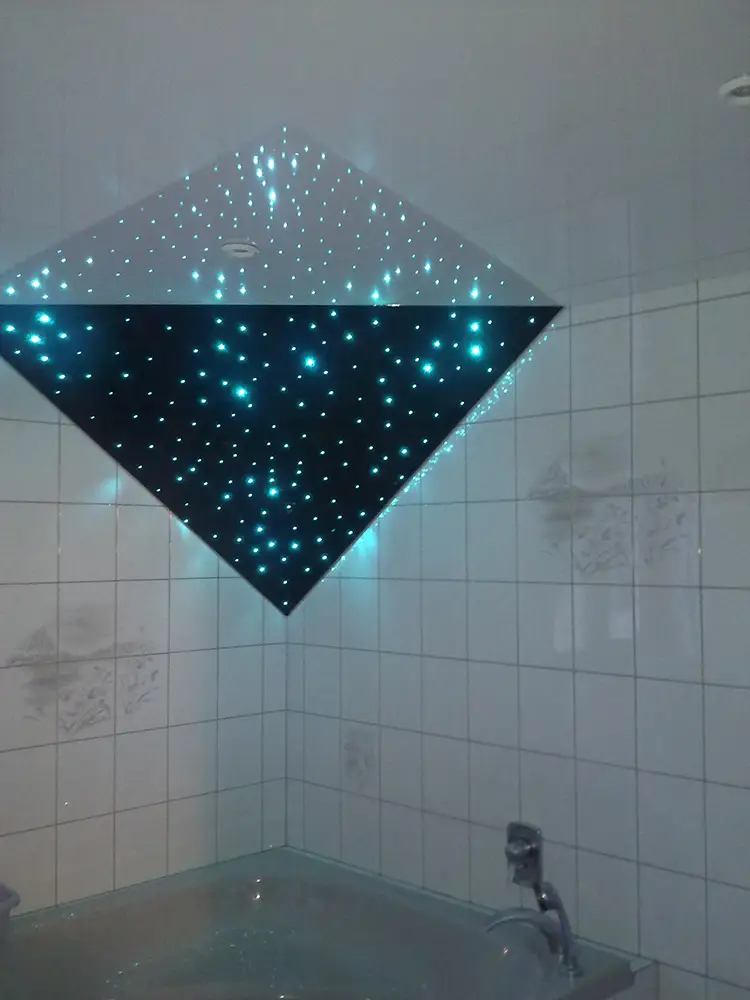 Badezimmer Spanndecke weiß