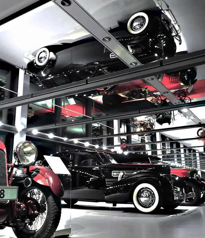 Spiegeldecke Automuseum