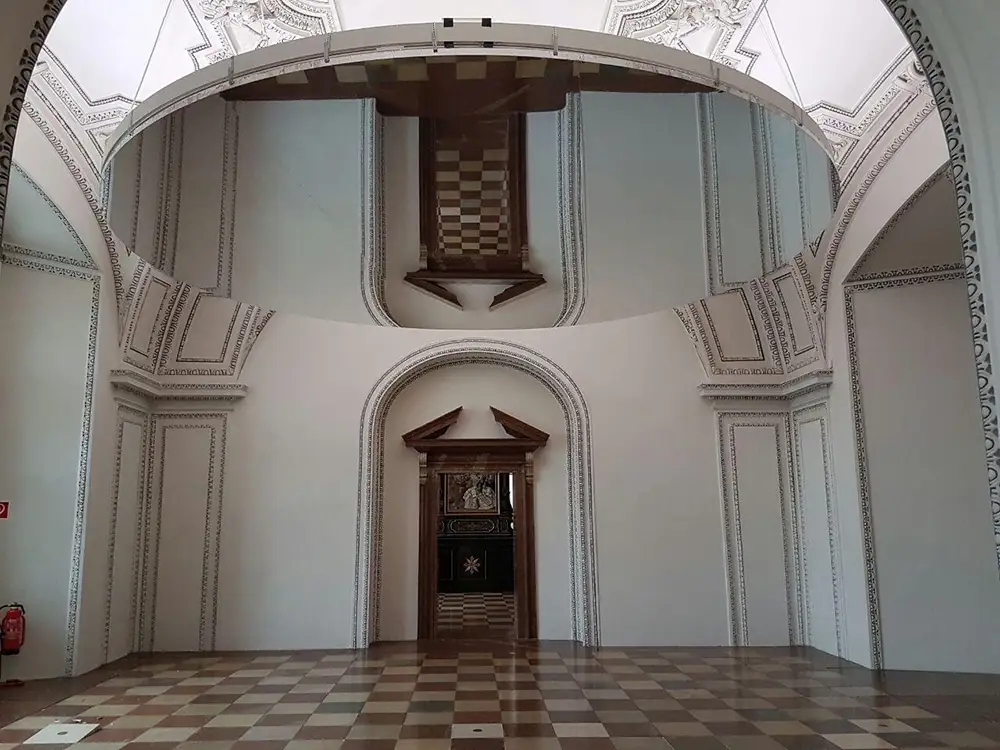 Spiegeldecke Kirche