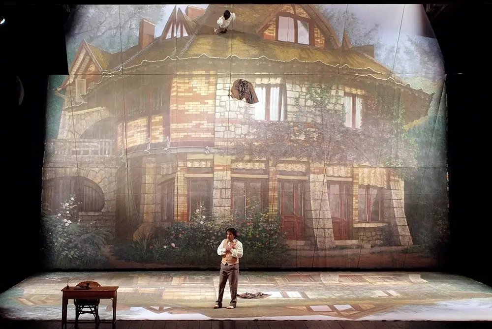Spiegeldecke im Theater