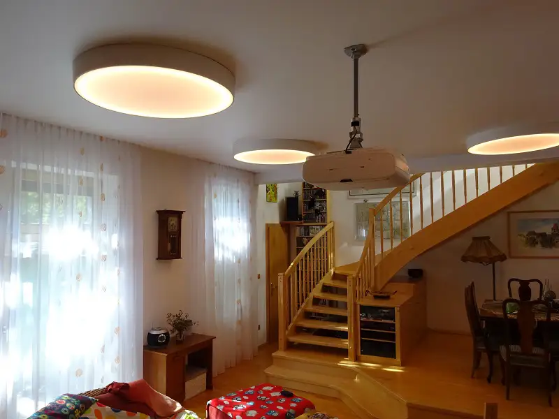 Spanndecke mit Lichtelement