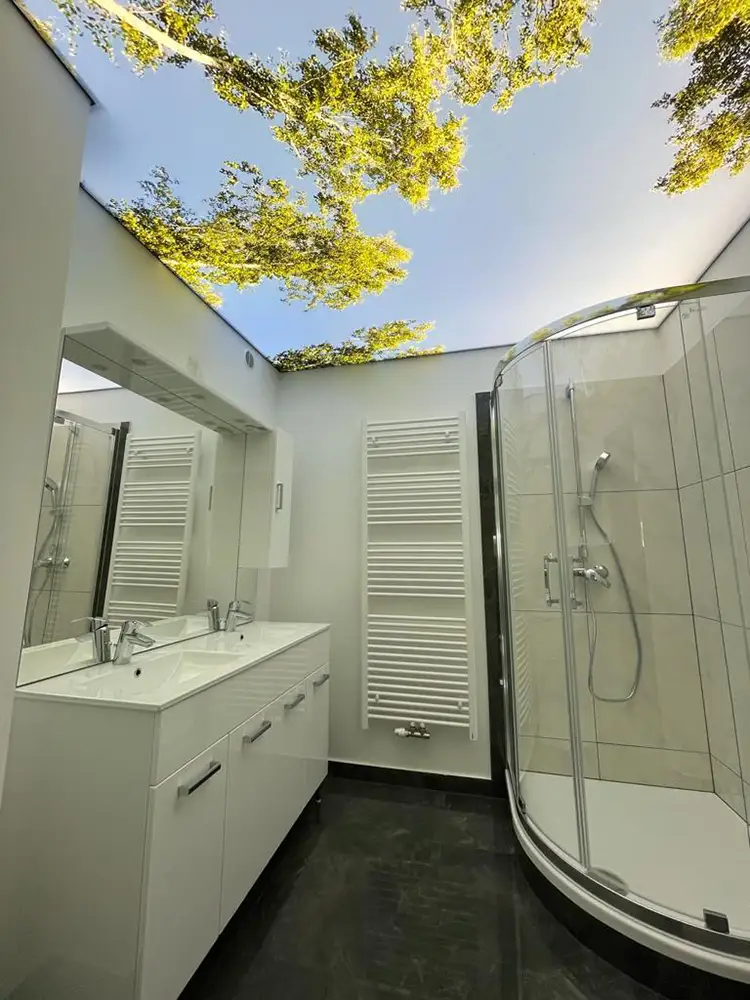 Bedruckte Lichtdecke im Badezimmer