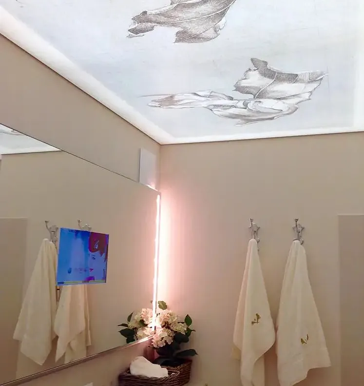 Lichtdecke im Badezimmer bedruckt