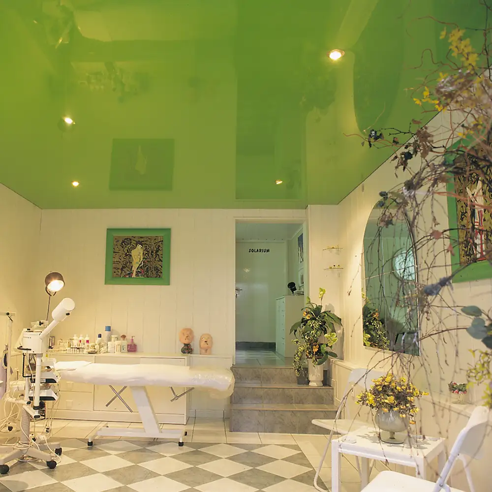 Spanndecke im Kosmetiksalon